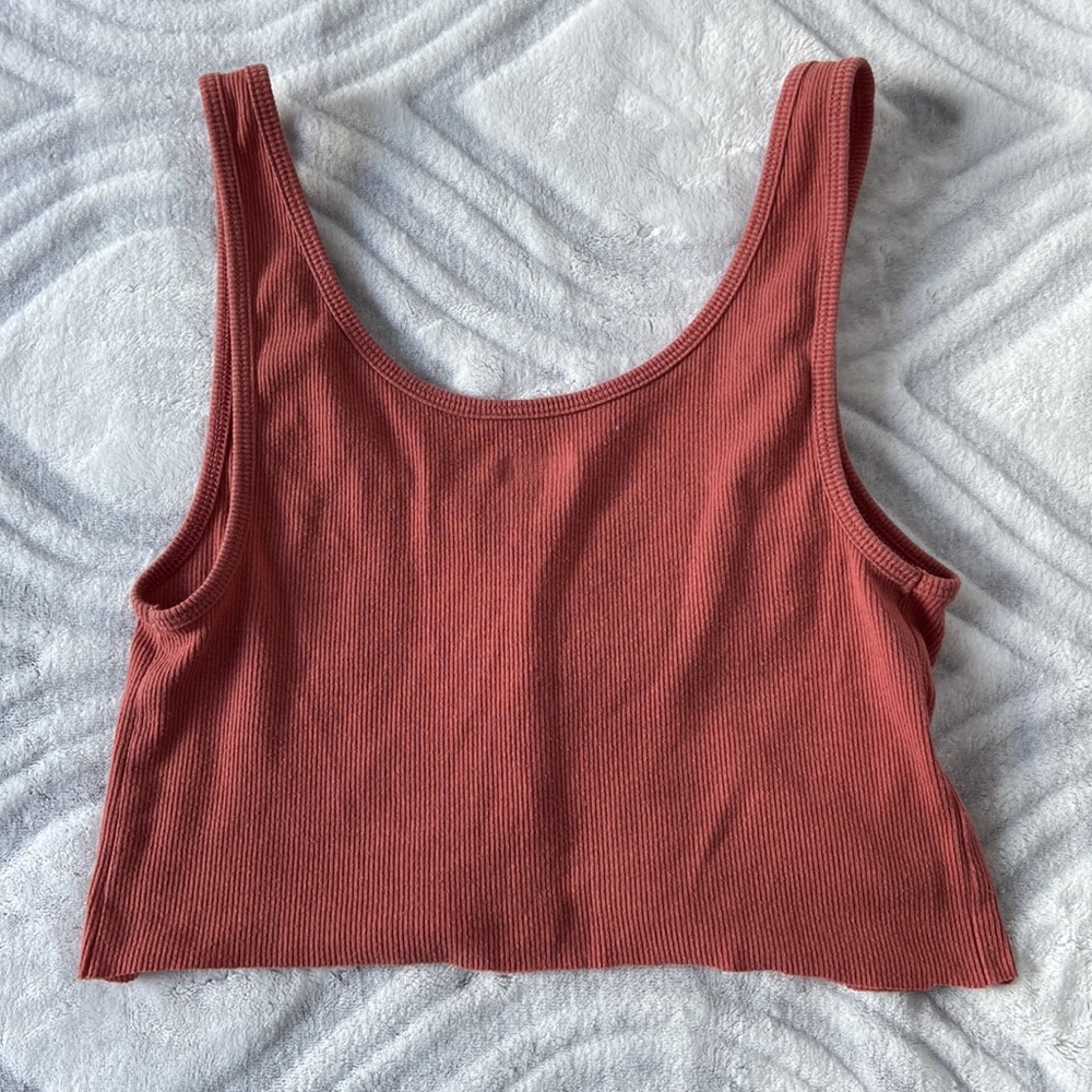 Red crop top - Picture 3 of 3